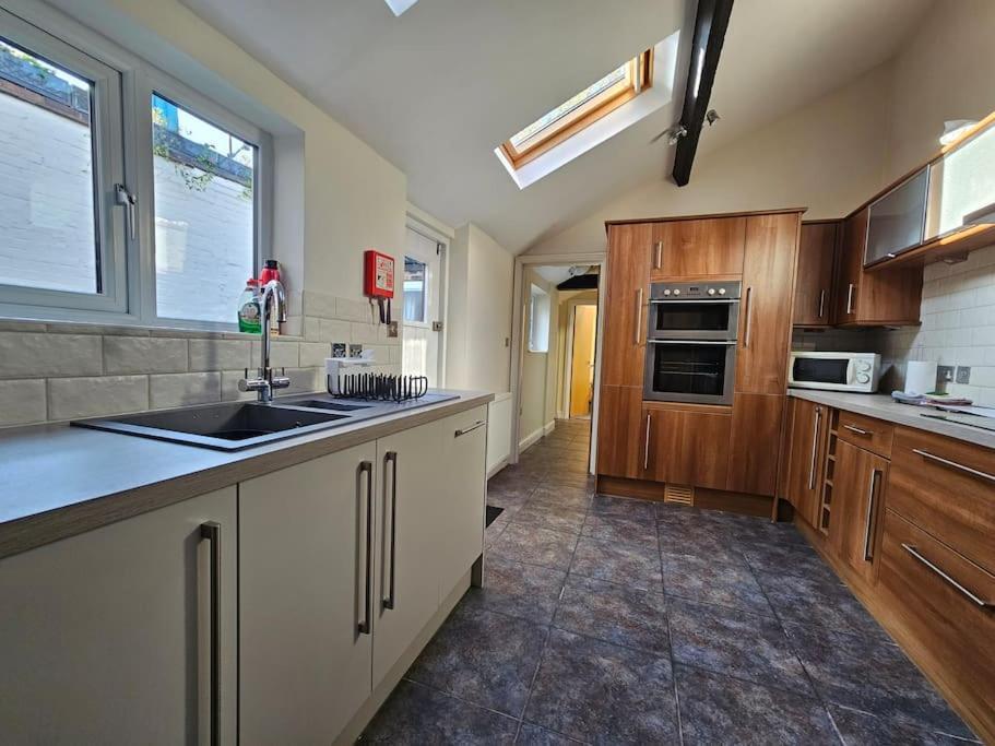 Stratford Centre, Ground Level, Parking Nearby Apartment Exterior foto
