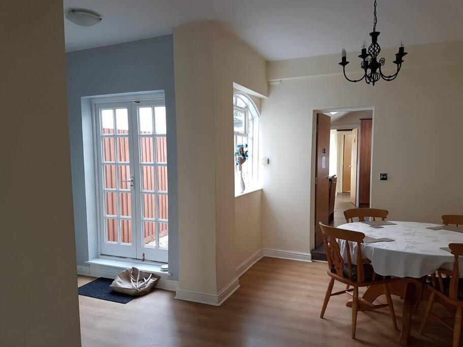 Stratford Centre, Ground Level, Parking Nearby Apartment Exterior foto